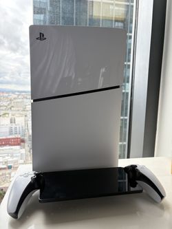 PS5 ( +OG Box)With 2 Controller And PS5 Head Set