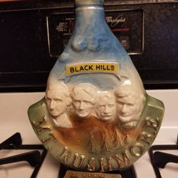 VINTAGE  JIM BEAM " MT. RUSHMORE  " DECANTER 