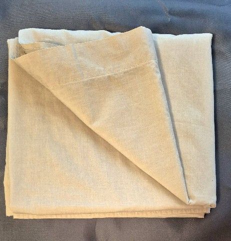 2 Full Size Flat Sheets $ 3 Each