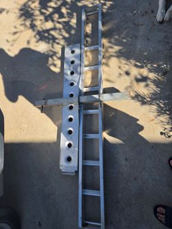 Dirt bike hitch carrier and ramp