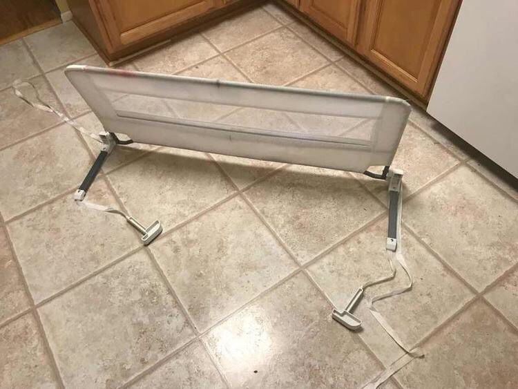 Toddler bed guard rail