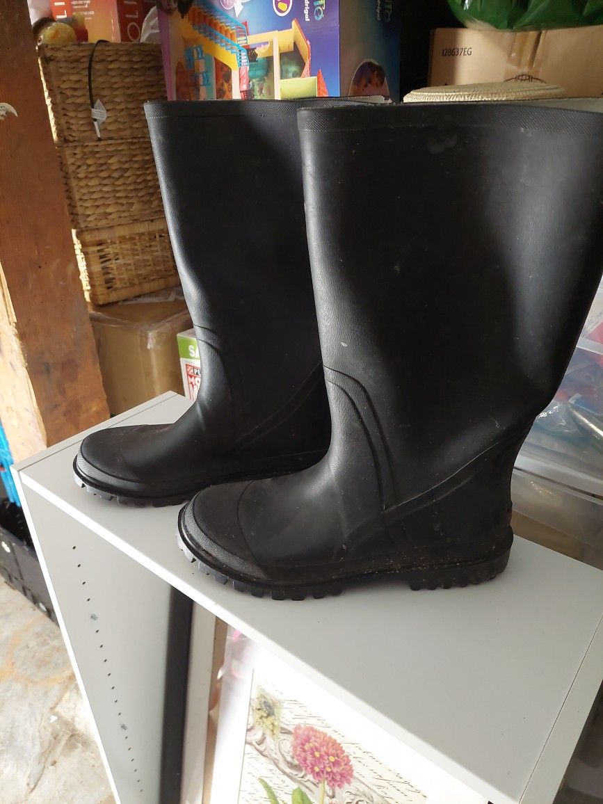 Rain boots men's size 11.