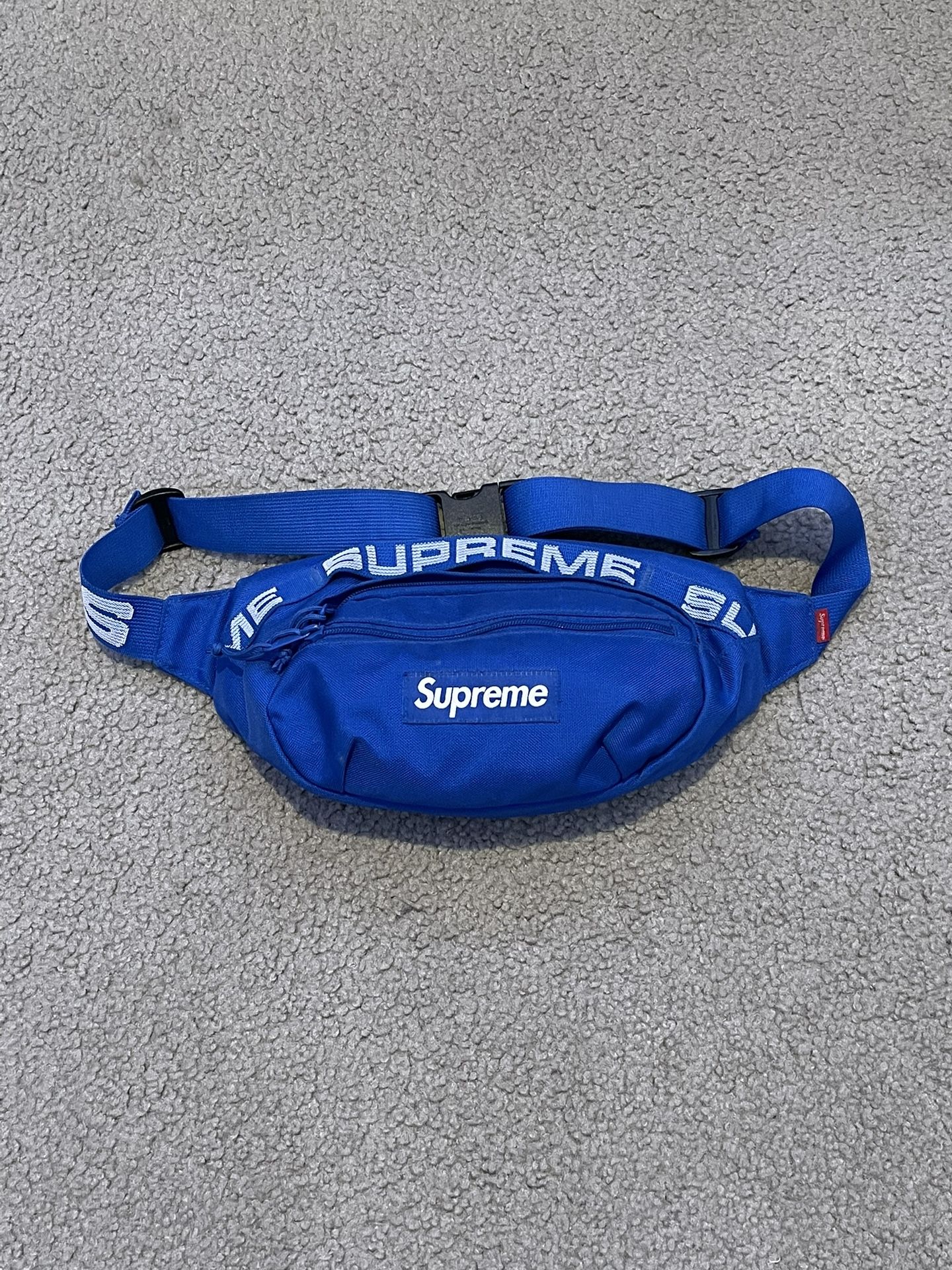 Supreme Waist Bag (SS18) Royal for Sale in Manteca, CA - OfferUp