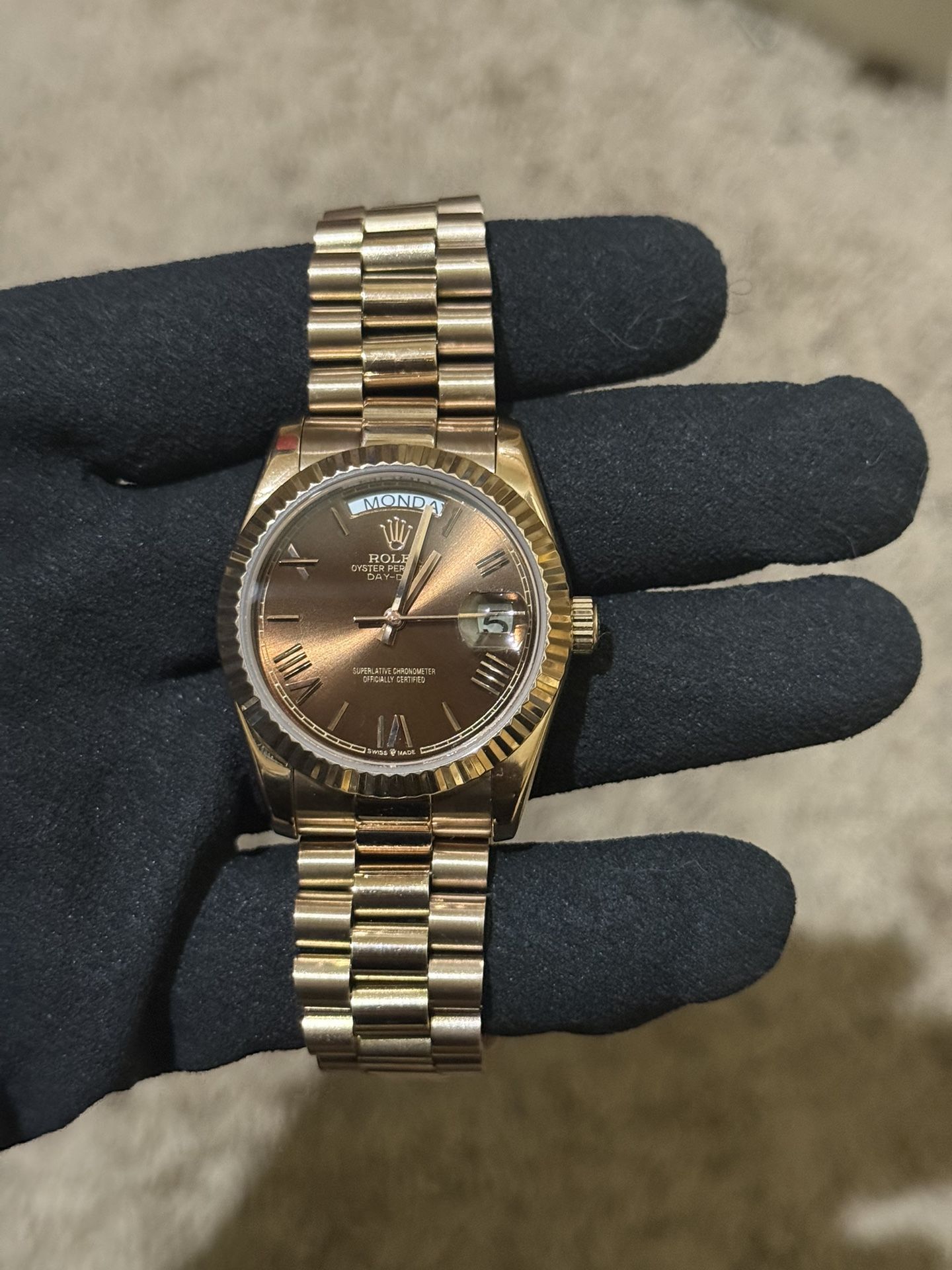 D Date Watch