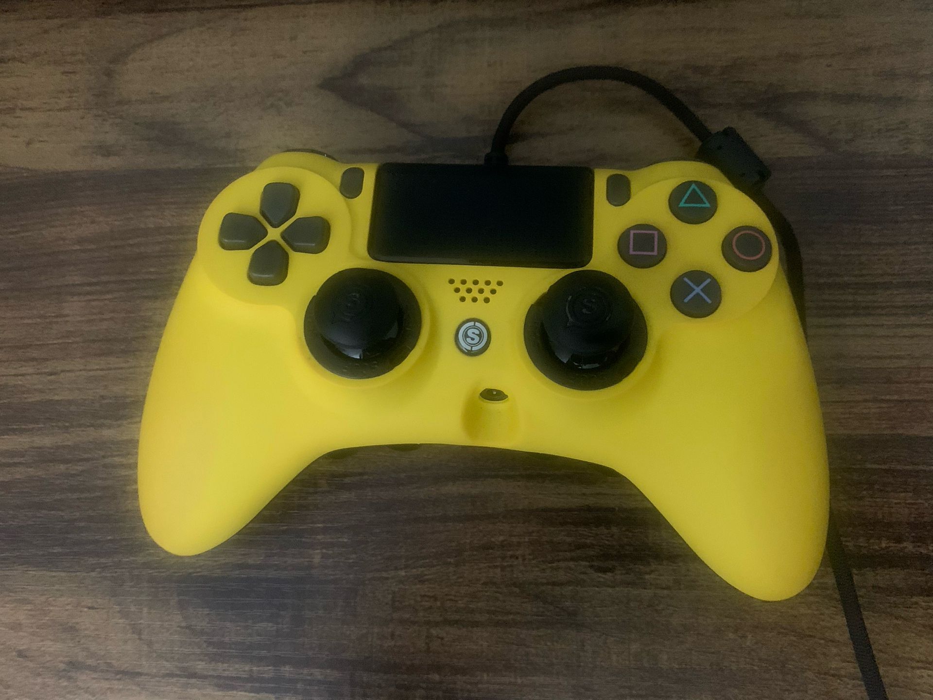 Yellow SCUF Gaming Controller with 4 Rear Paddles / Hair Triggers — PS4/PC (no cord) W/box
