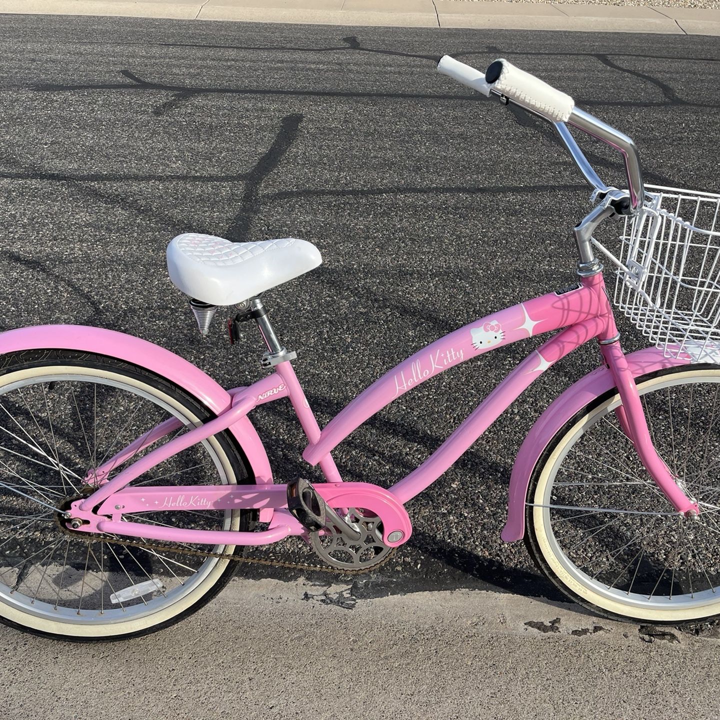 Nirve Hello Kitty 26 Beach Cruiser for Sale in Sun City AZ OfferUp