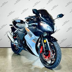 Venom X22R 250cc CBR250 Clone Motorcycle 5-Speed Brand New