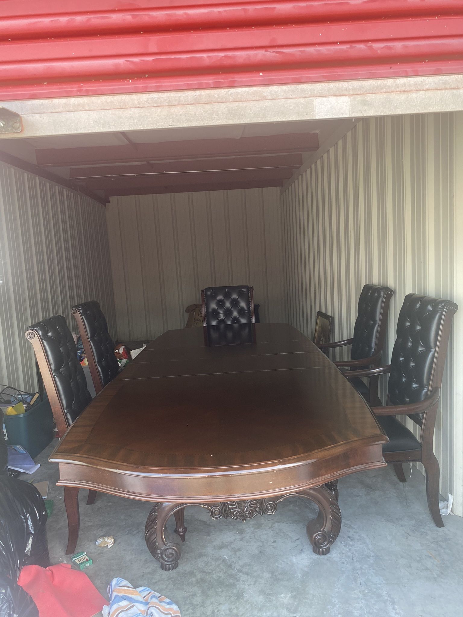 Solid table and 5 chairs