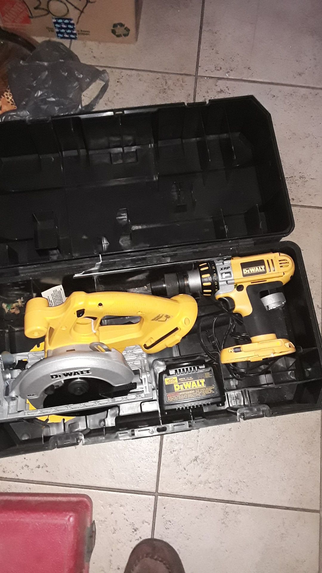 Dewalt 18 v combo hammer dril and circular saw