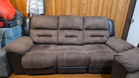 Reclining Sofa & Loveseat Set – 4 Recliners – Removable Backs – $425 OBO