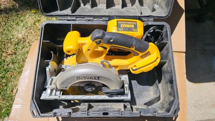 Dewalt  circular saw 18v