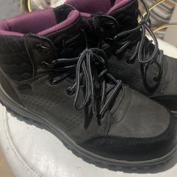 Sketchers Boots 