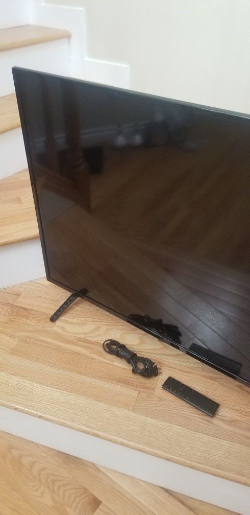 NEW cond  VISIO 50  INCHES  SMART TV  , WORKS EXCELLENT   , 