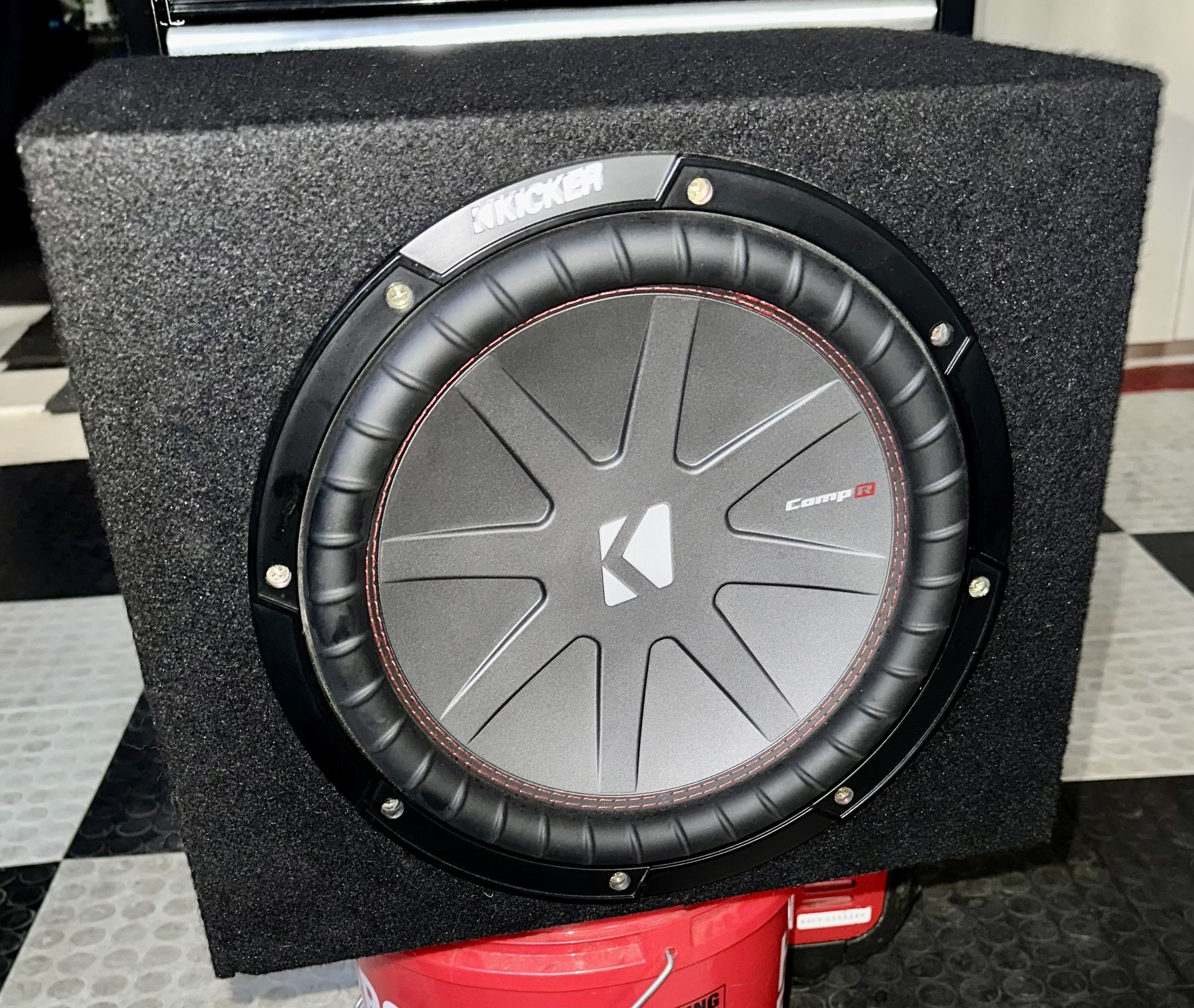Enclosed 12” Kicker comp R 🔊 SUBWOOFER
