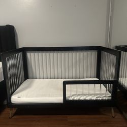 Crib With Mattress 4in1