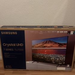 Samsung 43” Smart TV