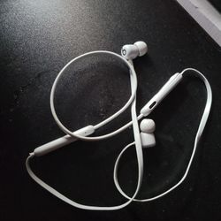 Beats Bluetooth Earphones (White)