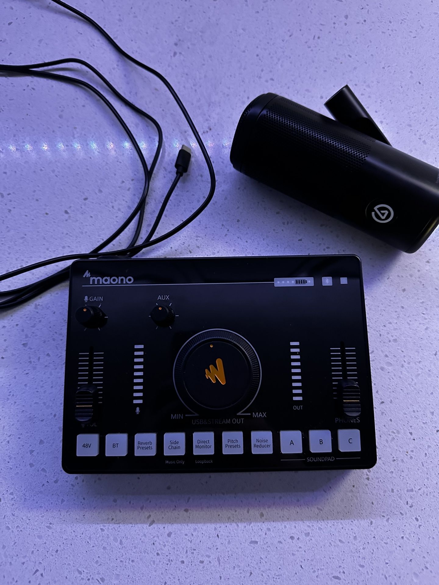 Elgato Wave DX + Maonocaster Audio Interface