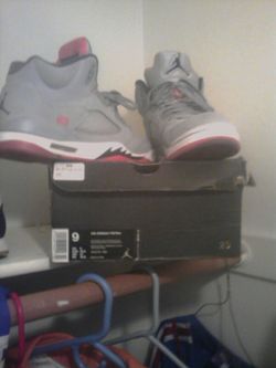Retro 5s Jordan's sz 9 hot lava