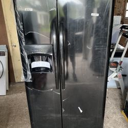 New Frigidaire Refrigerator 