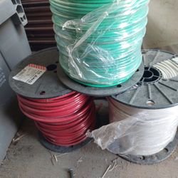 Wire 10 GA  (3)  500 Foot. 300$