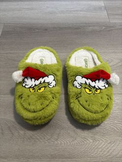 Grinch Fuzzy Slippers / Size 7-8 