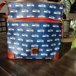 Dooney& Bourke Purse