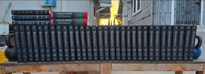 Encyclopedia Britannica 1989 + Annals Of America 1990 + Extras