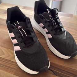 Women’s Adidas Size 8