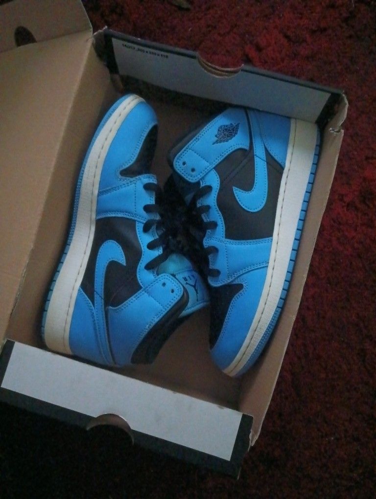 Jordan 1 Mid