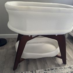 TruBliss Evi Smart Bassinet