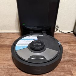 Shark AI Ultra 2-in-1 Mop and Robot Vacuum, Wet & Dry