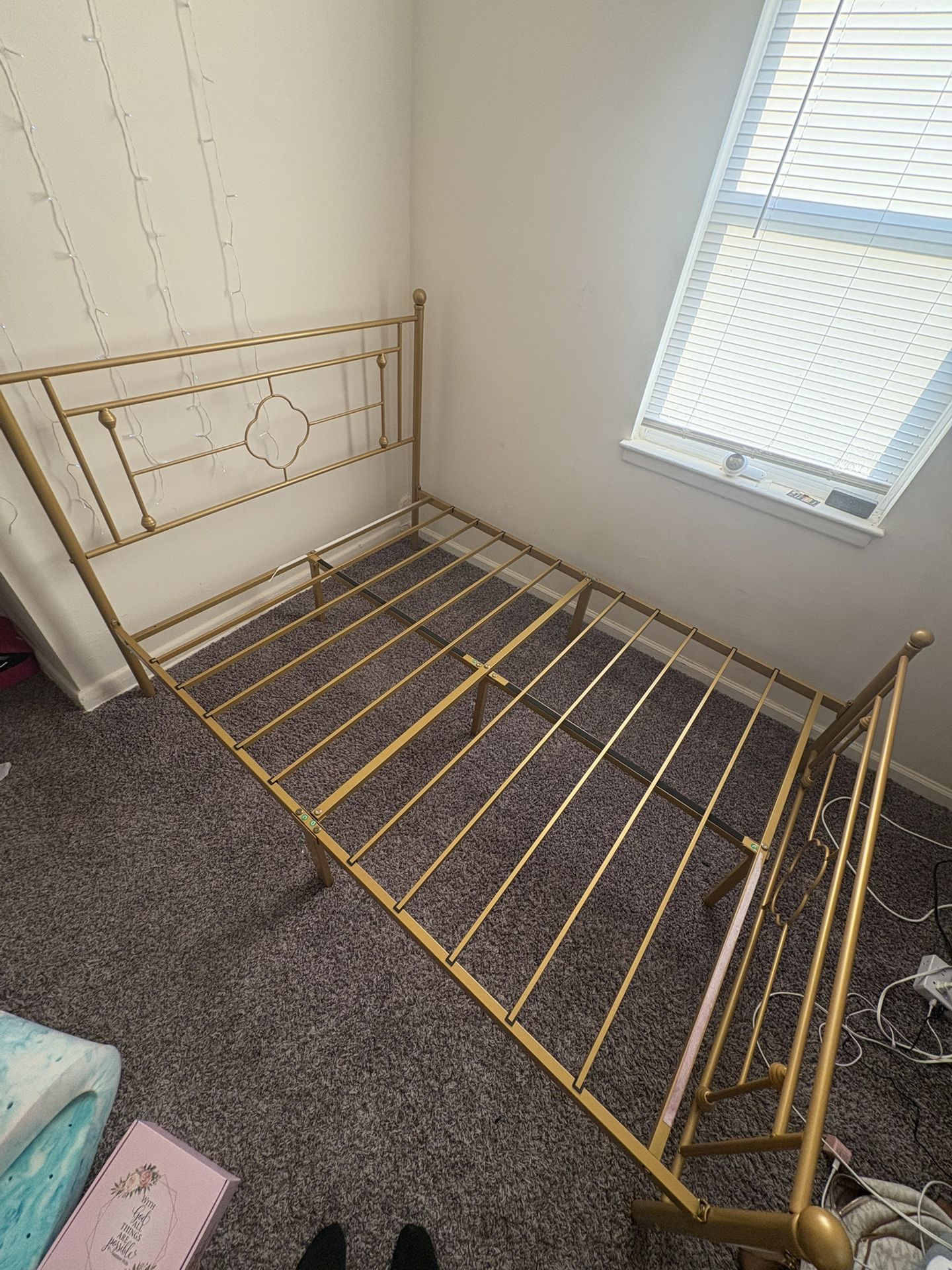 Full Gold Metal Bed Frame With Foam 8inch Mattress
