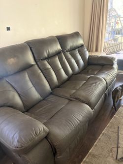 Free power recliner.