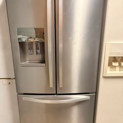 Whirlpool Refrigerator 