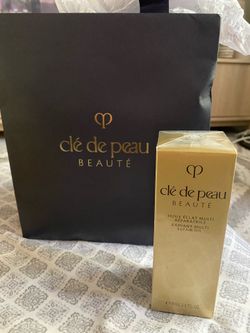 Cle De Peau