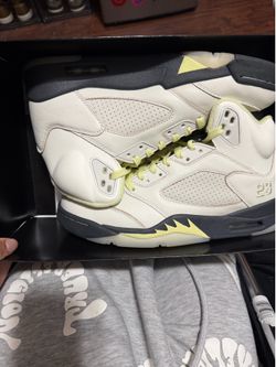Luminous green 5s