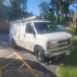 Chevy Express 2500