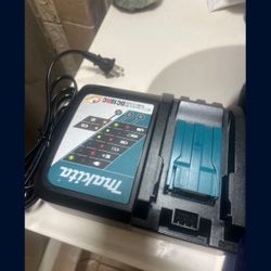 Makita Charger 