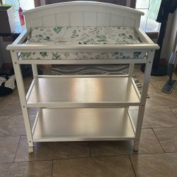 Free Changing Table