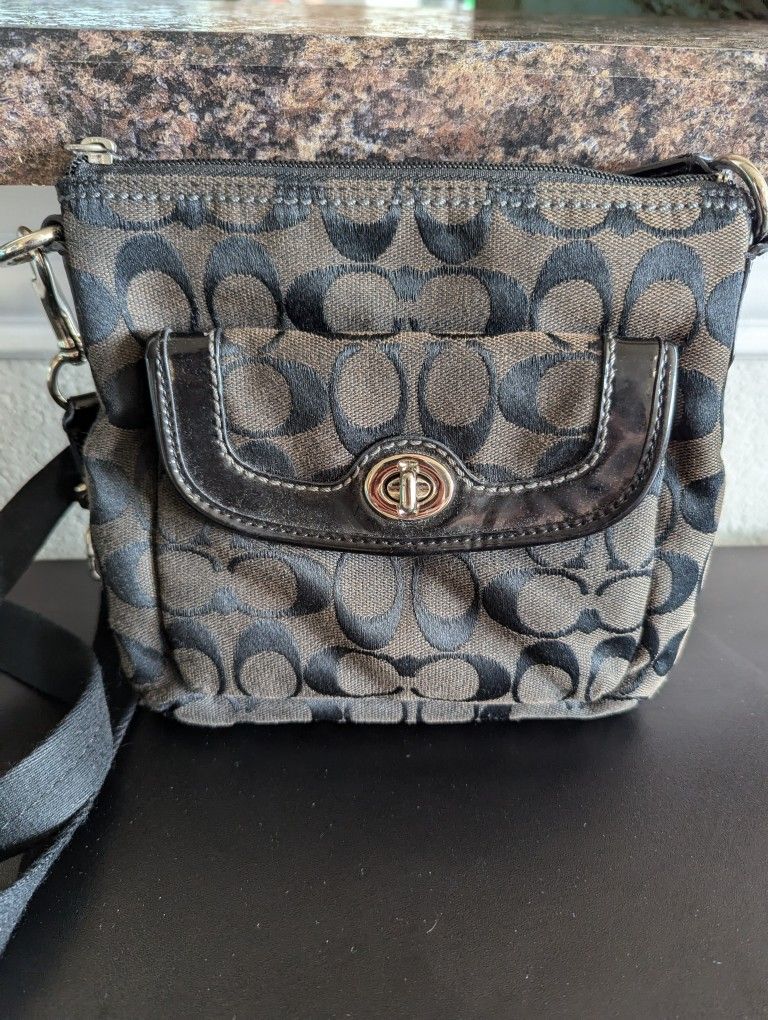 Coach Poppy Signature C Crossbody Bag – Brown/Black