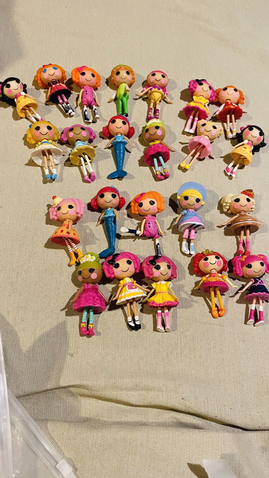 Lots Of 23 Mini Lalaloopsy .