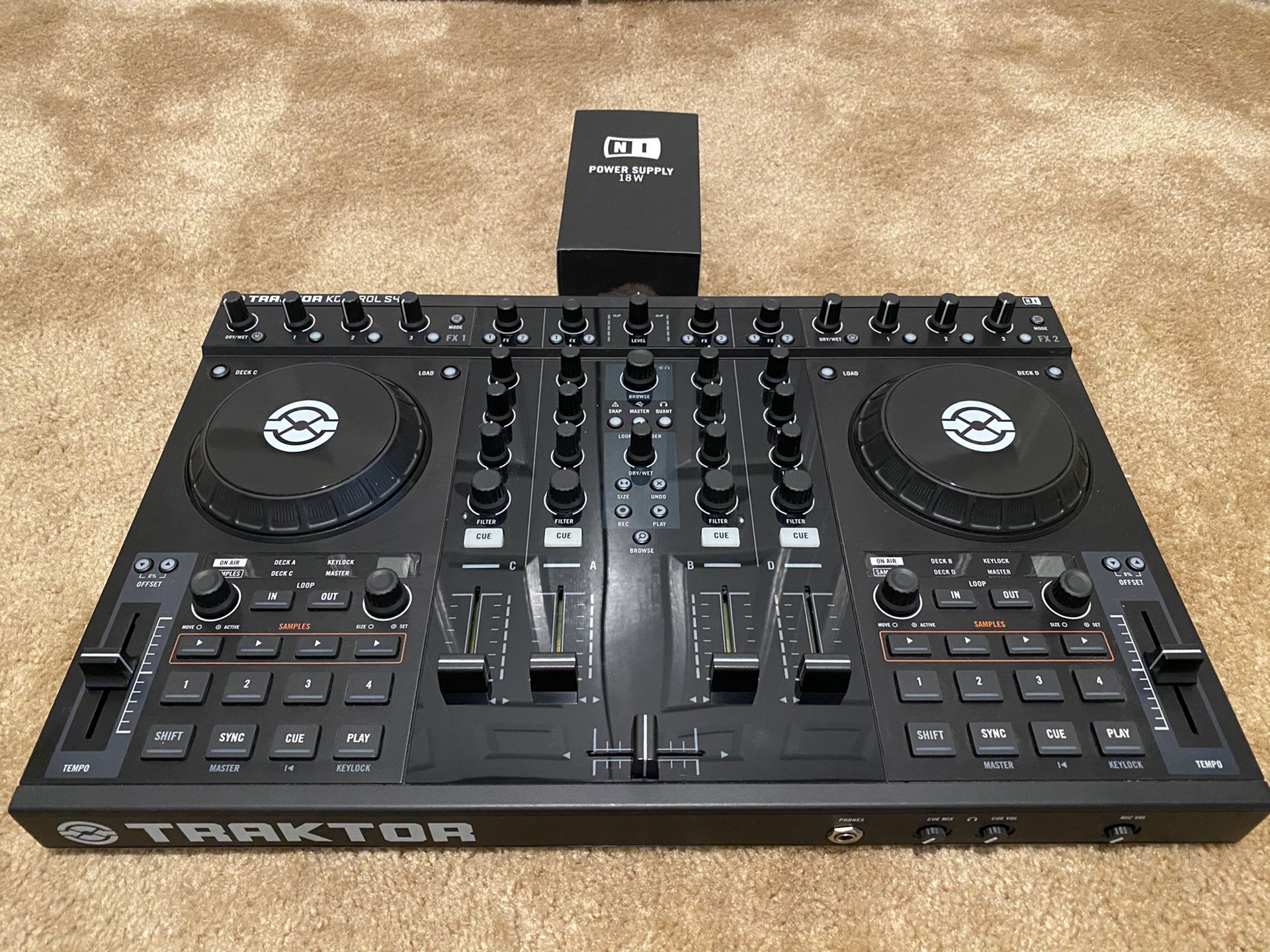 Native Instruments Traktor Kontrol S4 MK1