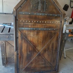 Gate $1000