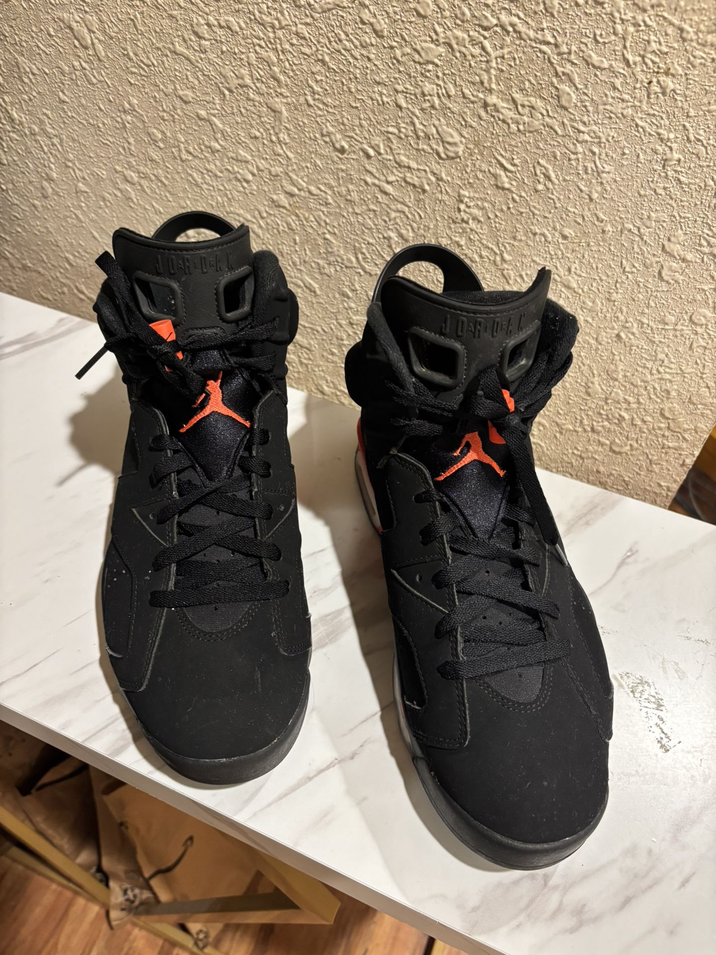 JORDAN 6 RETRO