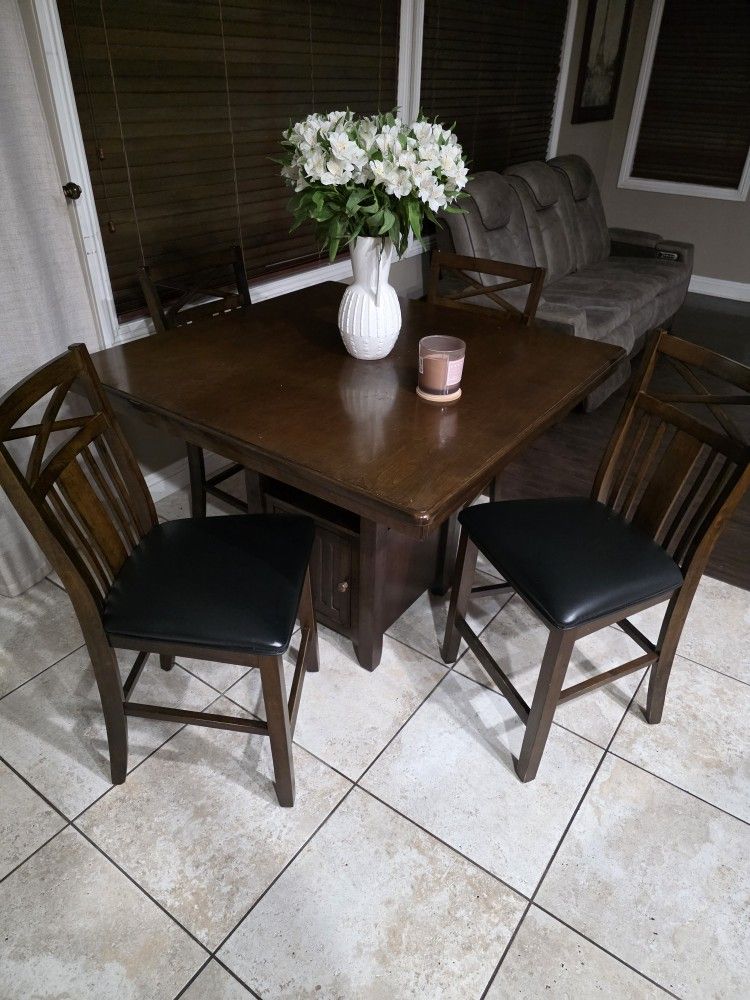 Dinning Table