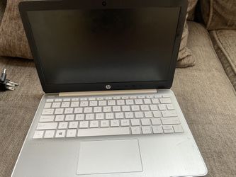 HP Laptop 14”in 30GB With Charger 4GB Ram