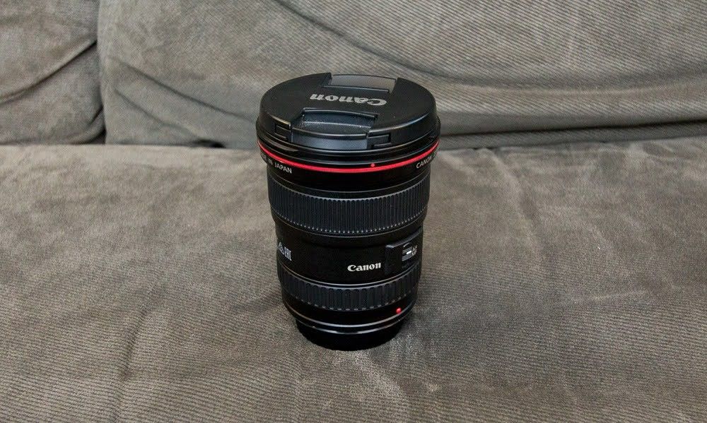 Brand new never used Canon 17 40mm f/4 L wide angle zoom lens