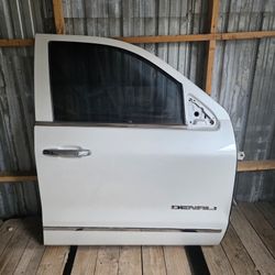 2014-2018 GMC Sierra denali and chevy silverado front passenger side door 
Pearl white