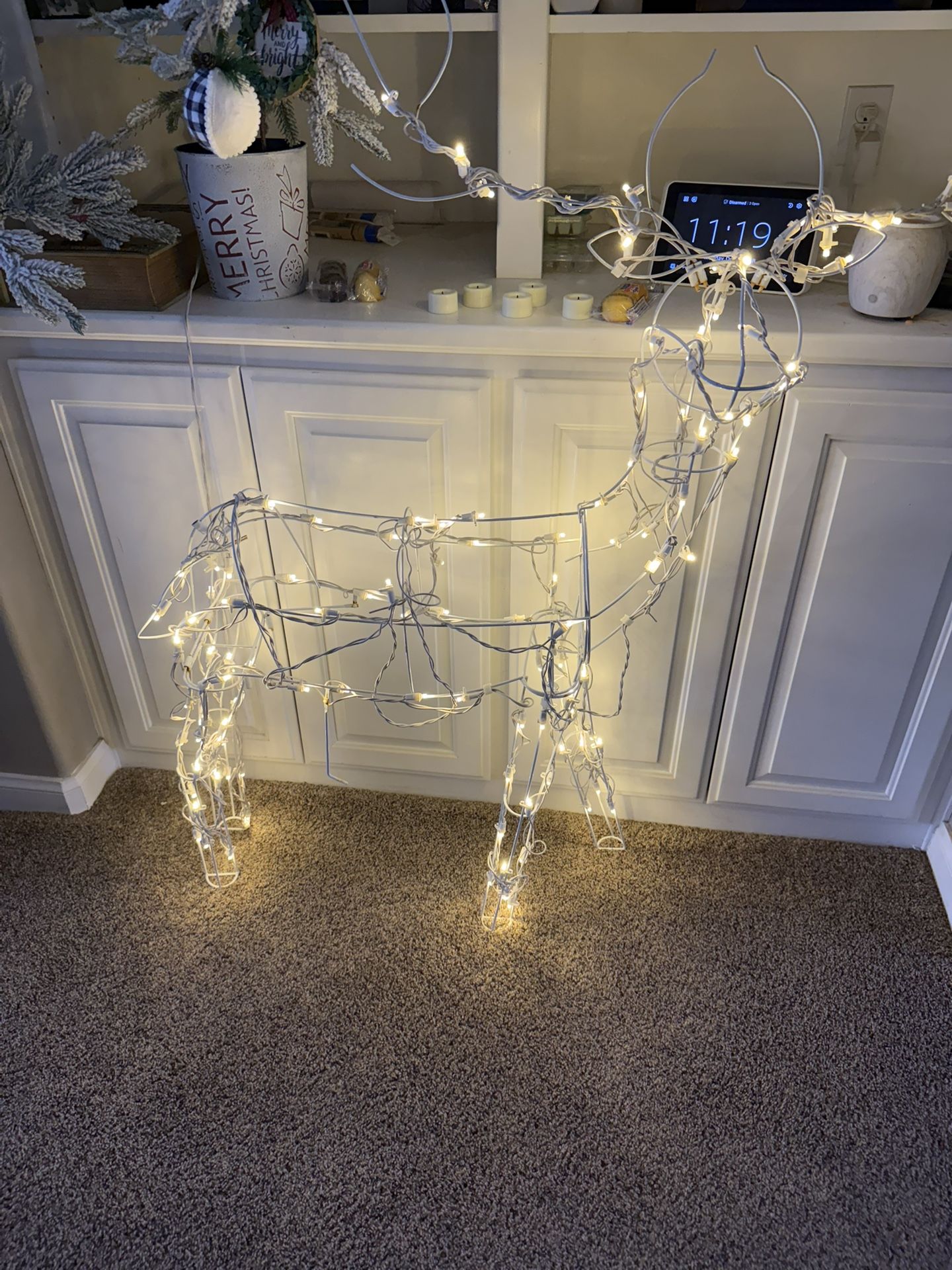 Reindeer Lights Up